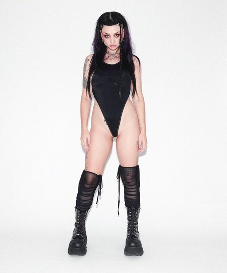 Zheani modelo de alta definición foto