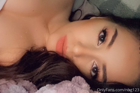 Nami Mami Lune actriz libre galerías