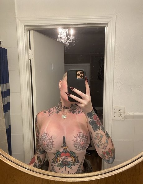 Embodoe pornographic actress photo