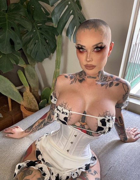 Embodoe nudes pornstar pictures