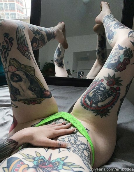 Embodoe star du porno sympa des photos