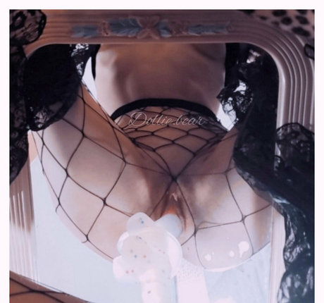 Dollie Bear actrice de nus photos