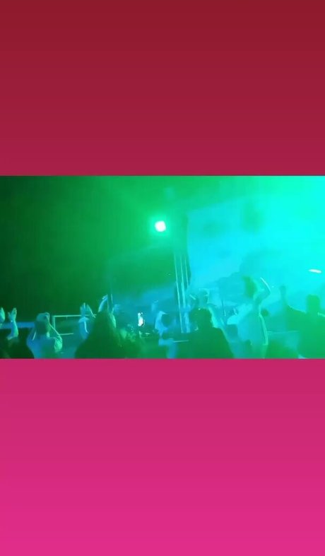 princygiuls hermosa estrella archivo