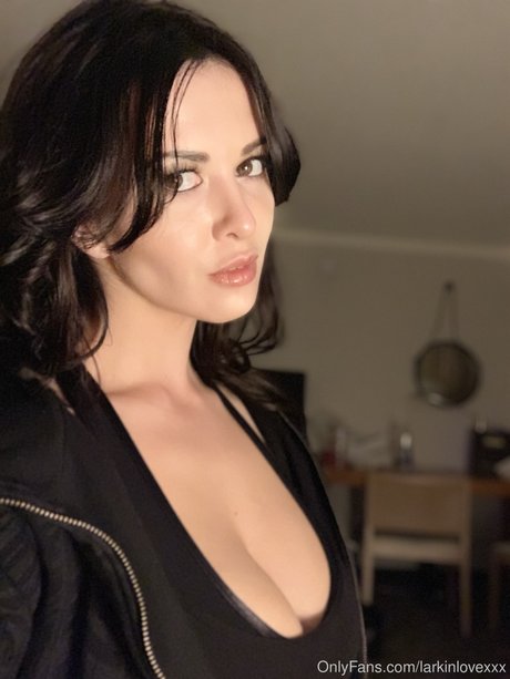 Larkin Love estrella erótica fotos