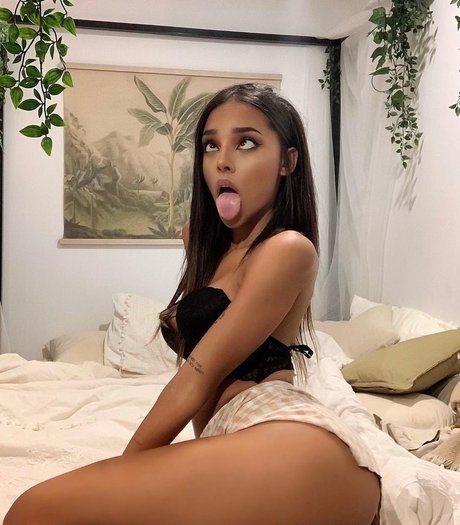 Angel Rhodes star du porno adulte archive