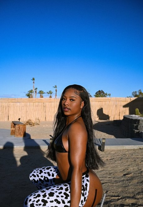 Saleema Mansur star érotique photo