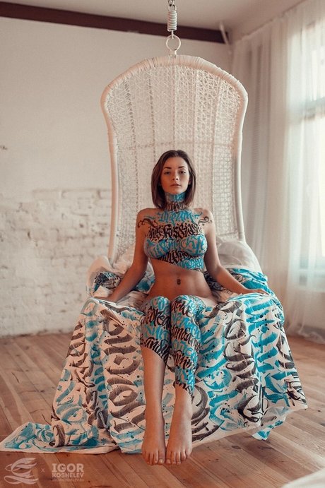 Olga Kobzar modèle xxx galeries