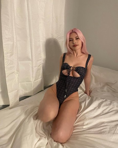 diakimeko estrella porno caliente imágenes