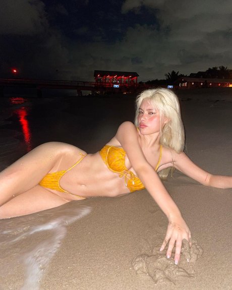 diakimeko sexy pornstar pic