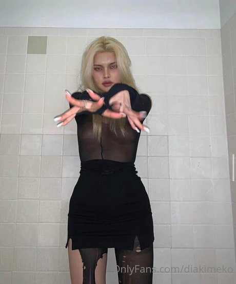 diakimeko actrice nue collection