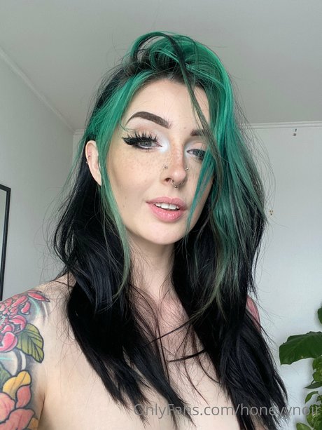 Honeyy Noir modelo sexual imagen