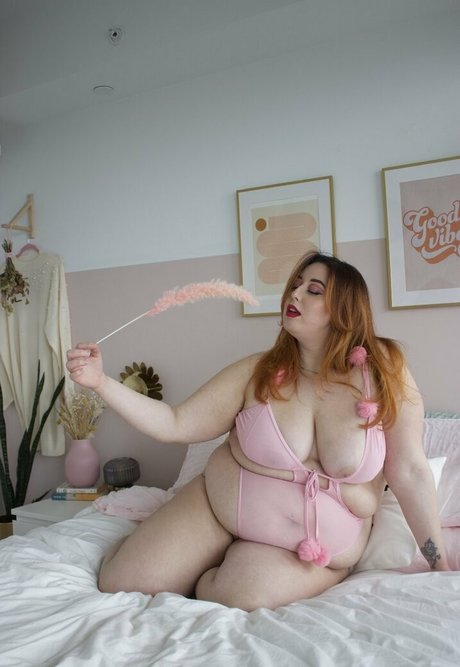 tonsasarah modèle nu image