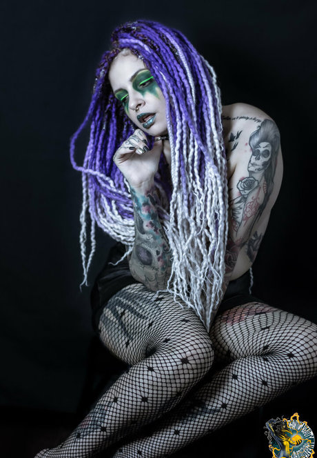 vanpsuicide actriz caliente imagen