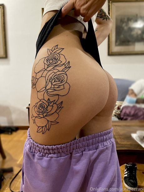 Aura Pazzani estrella porno desnuda imágenes