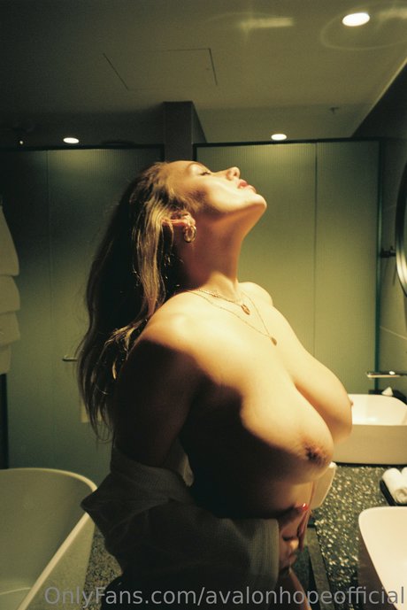 Avalon Hope mejor modelo imágenes