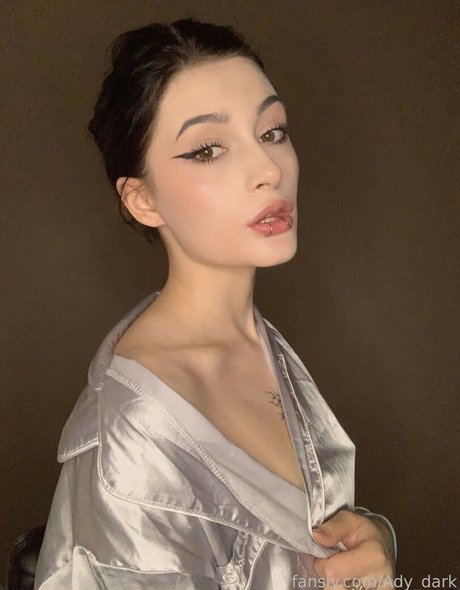 Ady Dark étoile chaude collection