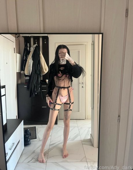 Ady Dark modèle parfait photo