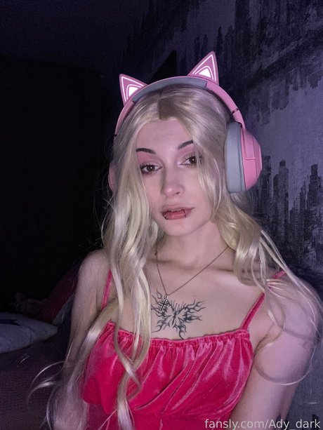 Ady Dark modelo hd foto