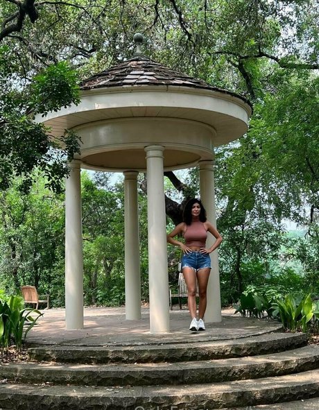 leonayla star pornographique collection