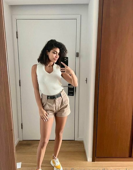 leonayla actrice chaude archive