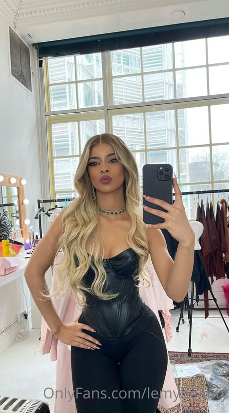 Lemy Beauty star érotique image