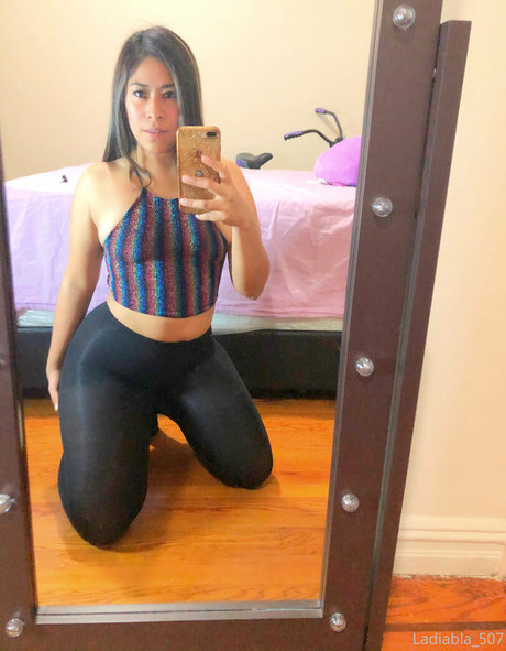 Sirvientas asiáticas onlyfans erótico caliente recopilación