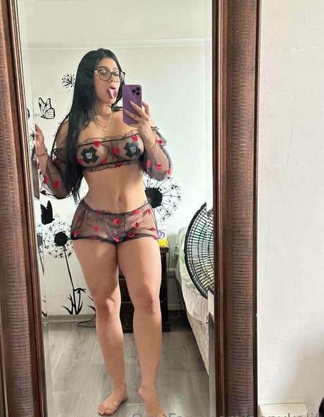 annykalif étoile chaude photo