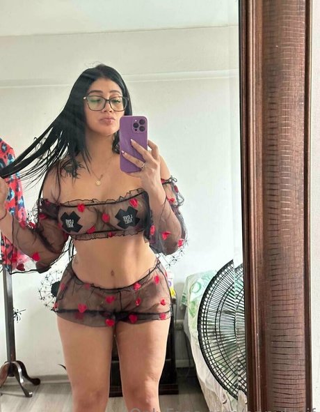 annykalif modelo caliente fotos