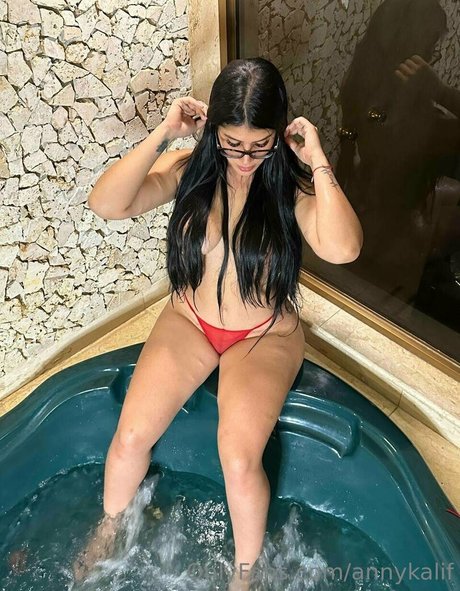 annykalif estrella porno de alta calidad imagen
