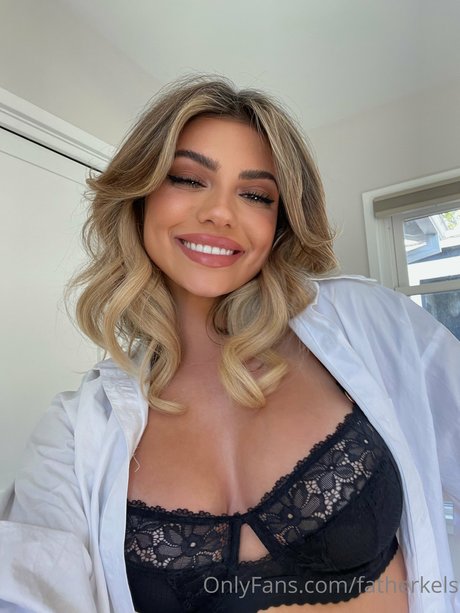 curvy blonde onlyfans hot sexy photos
