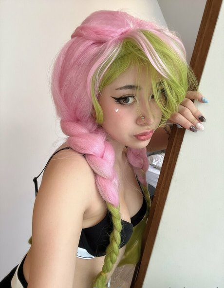 Ashounch modelo desnuda archivo