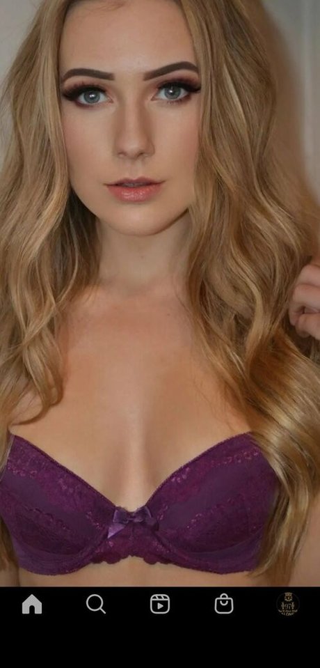 Charlotte Lily hd star pic