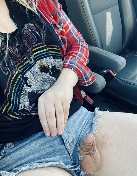 Scarlett Williams star exclusive des photos