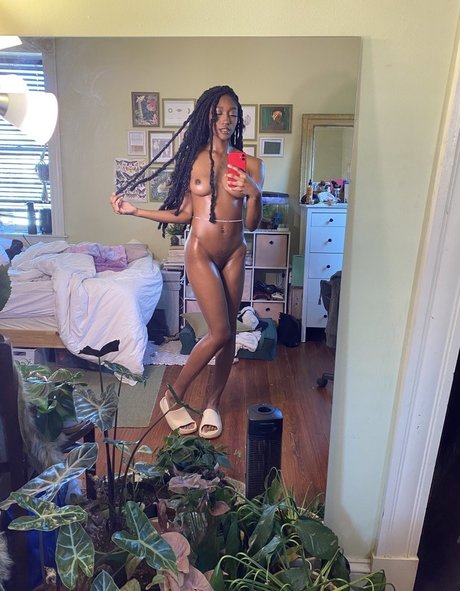 Kora Elle estrella porno imágenes