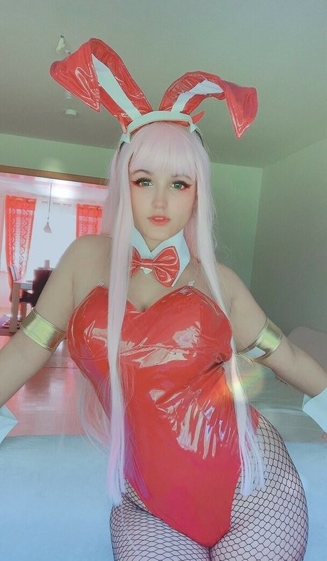 Niniitard modelo desnudo fotos