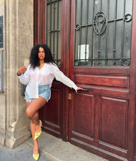 Anna Maria beau modèle des photos