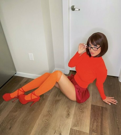 lisaashay model exclusive image