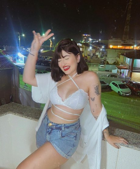 Bella Sant ASMR estrella adulta galería