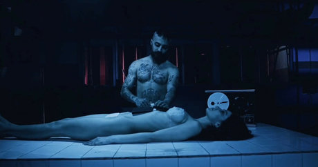 Vahide Bulu modelo exclusivo foto