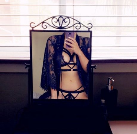 Rach Danderfield naked star image