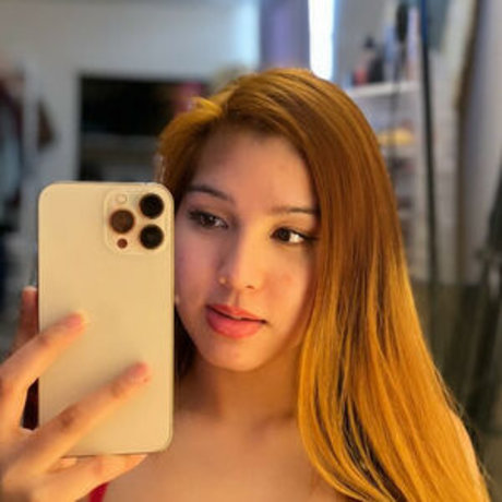 Chelsiee Cargo modèle érotique img