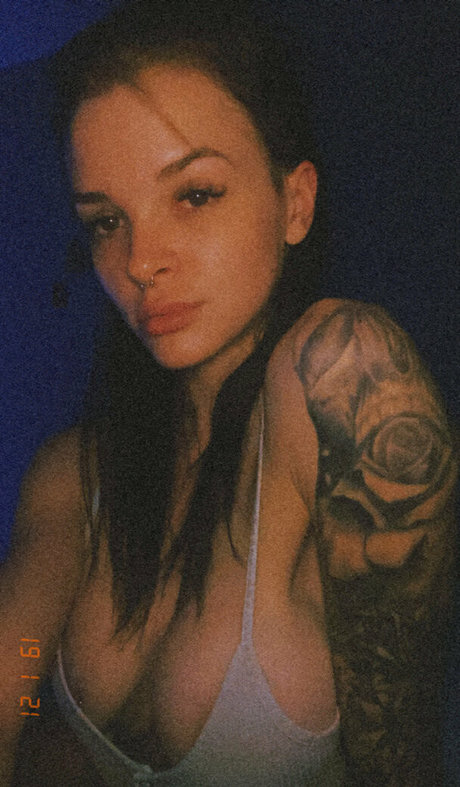 Pequeñas desnudas onlyfans hermosa exclusiva foto