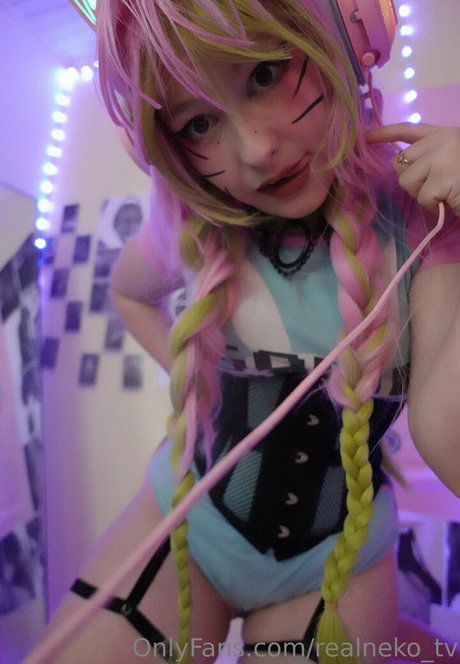 realneko tv star du porno érotique image