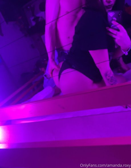 lararoxyrox star sex galleries