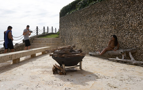 Nidhi Sunil desnudos estrella foto