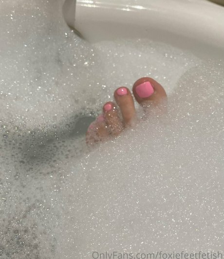foxiefeetfetish model porn photos