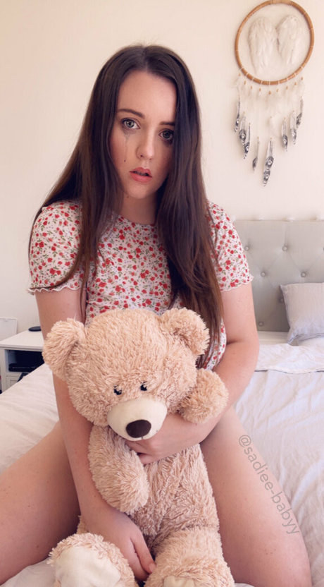 Sadiee Babyy jolie star du porno photos