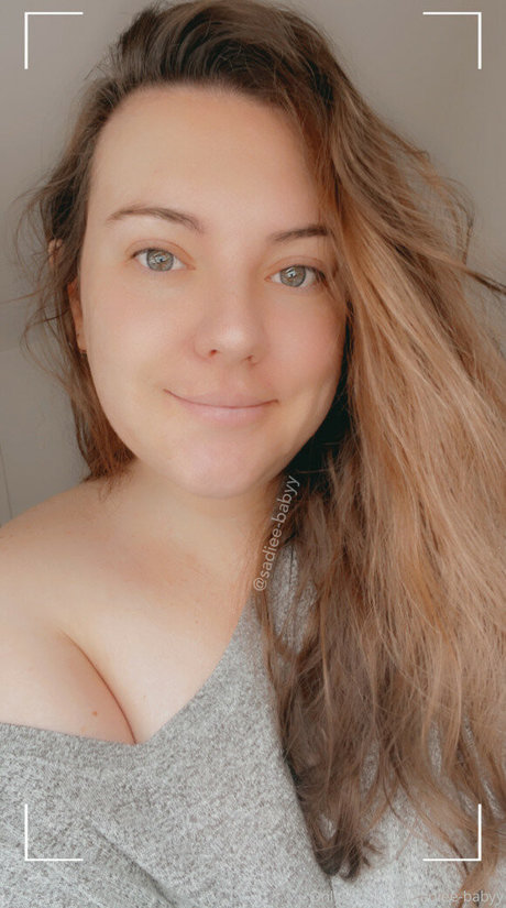 Sadiee Babyy star du porno sympa image