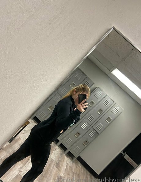 bbygirldess actriz caliente galerías