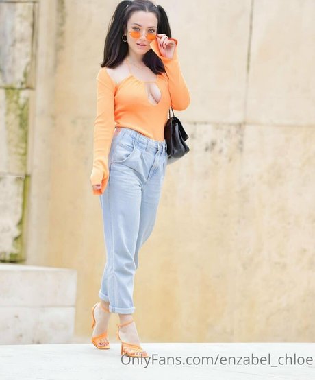 enzabel chloe estrella pornografica imágenes